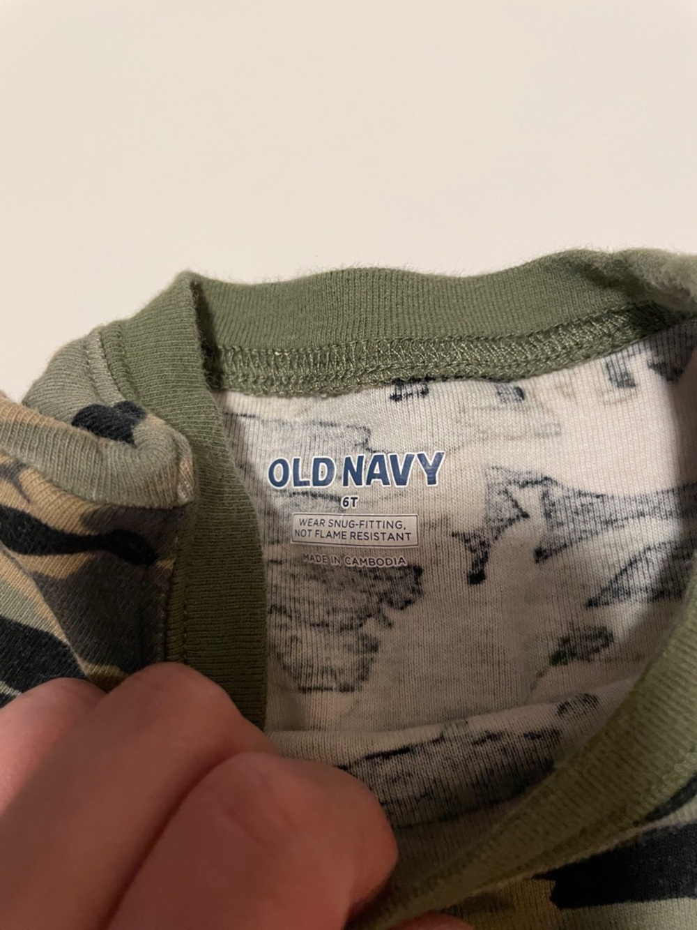 Old Navy Toddler Boy Size 6T Camouflage Dino Short Sleeve & Pant Pajama Set - Picture 3 of 6
